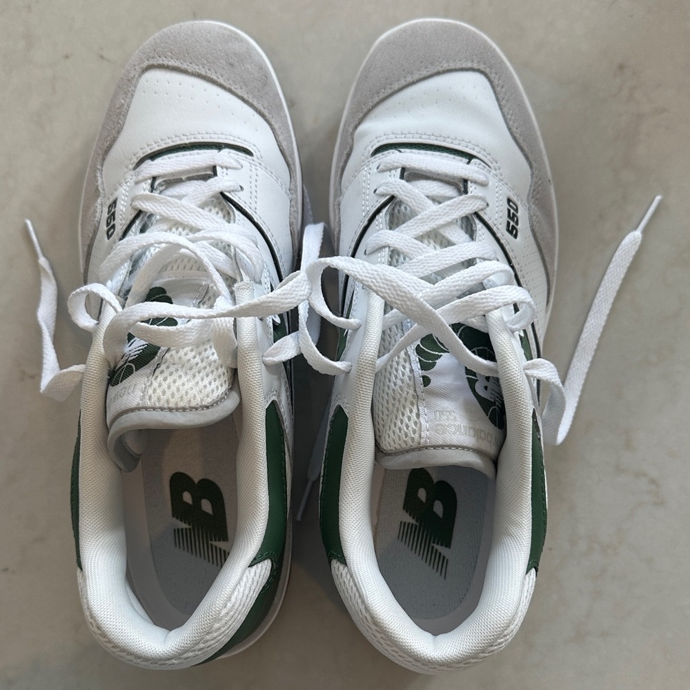 New Balance men’s White and Green Sneakers, fit like women’s 10.5